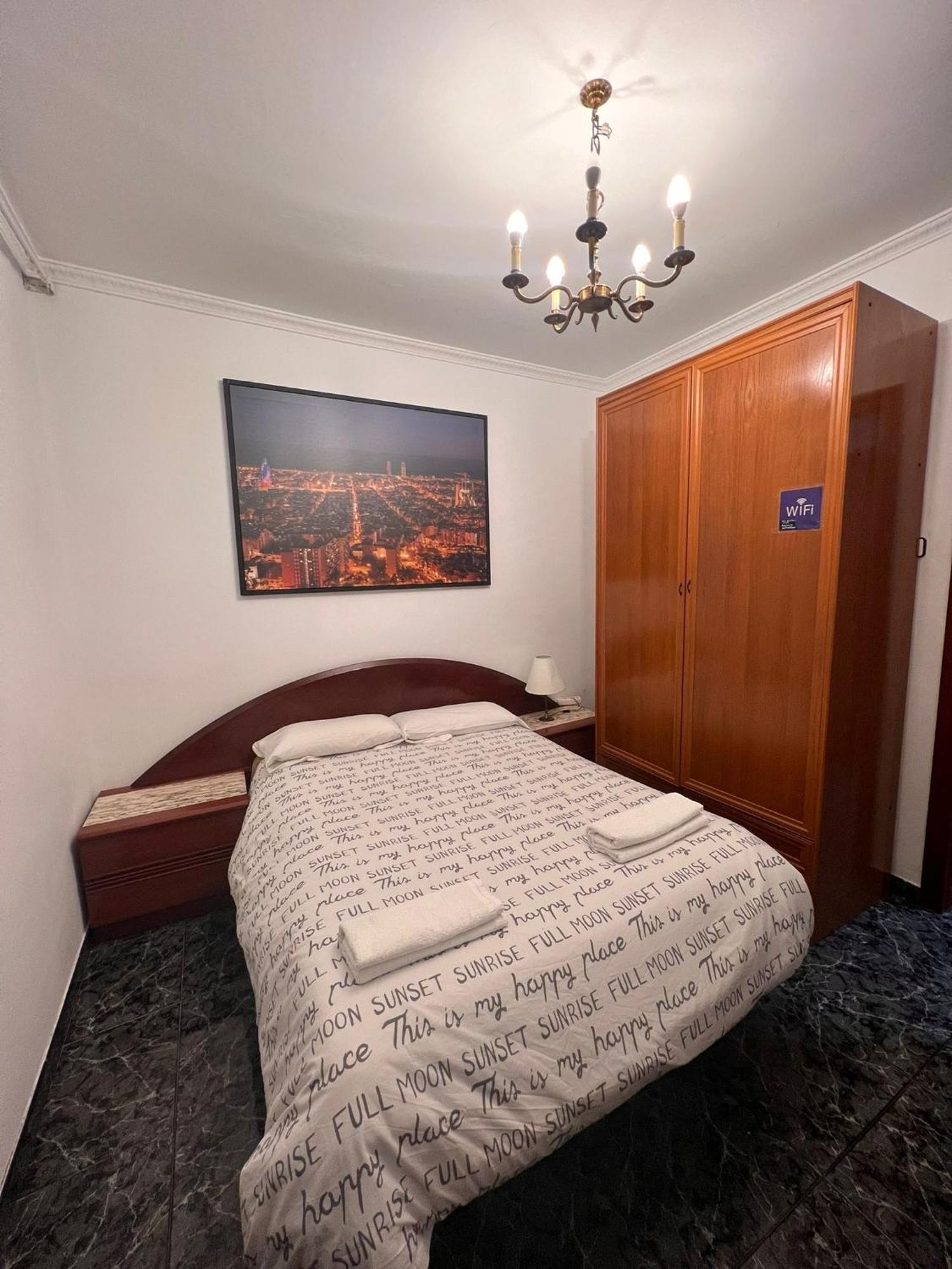 Room Familiar Sants Barcelona Ngoại thất bức ảnh