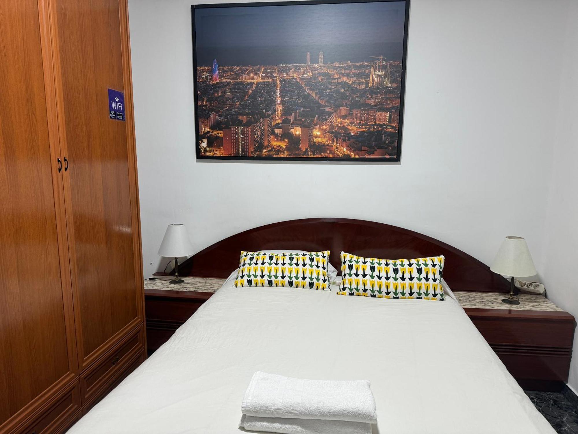 Room Familiar Sants Barcelona Ngoại thất bức ảnh